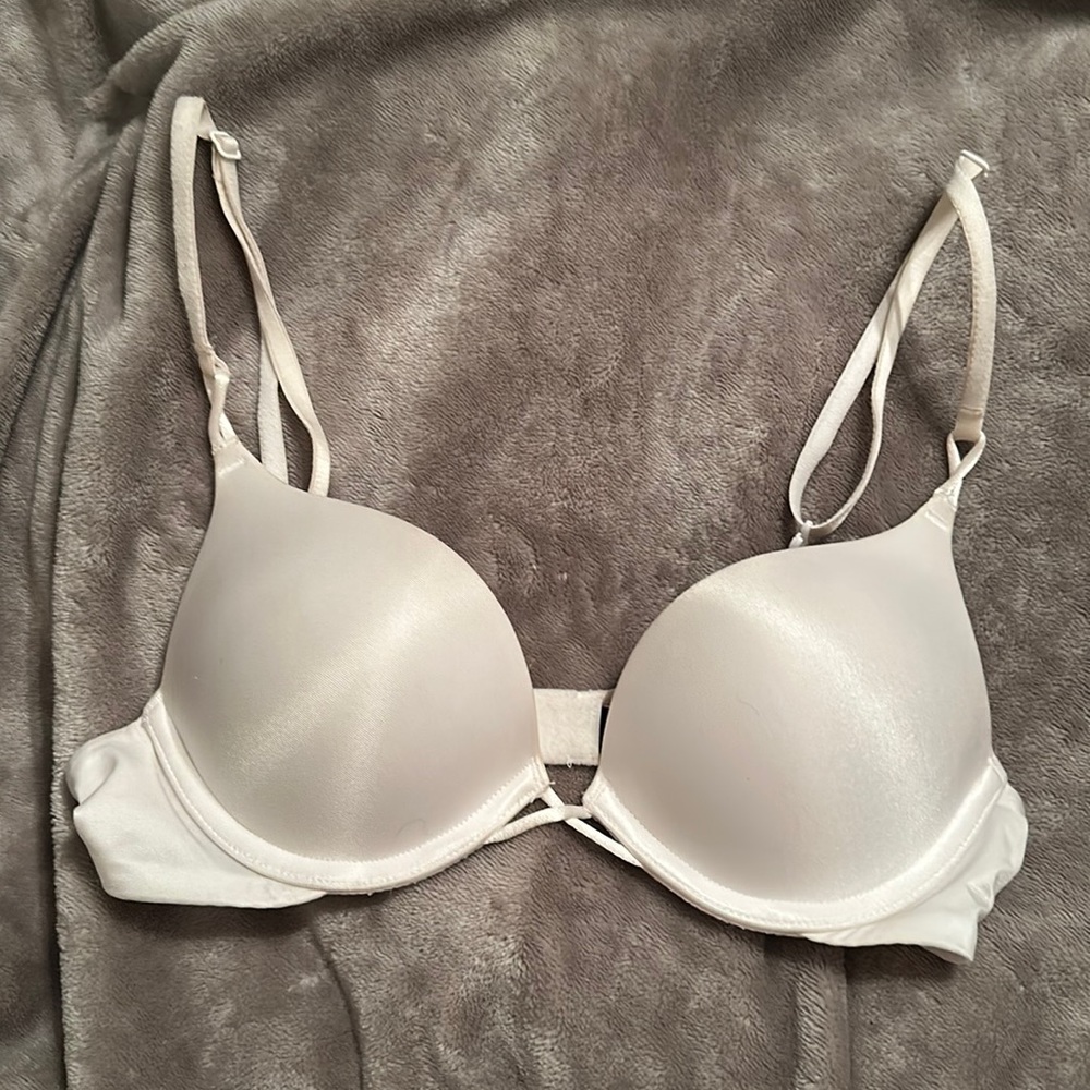 Victoria Secret White push up bra 32AA